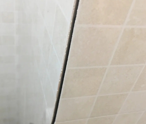 汉中市瓷砖空鼓维修公司分享阳台瓷砖脱落的修复过程可以分为以下几个步骤